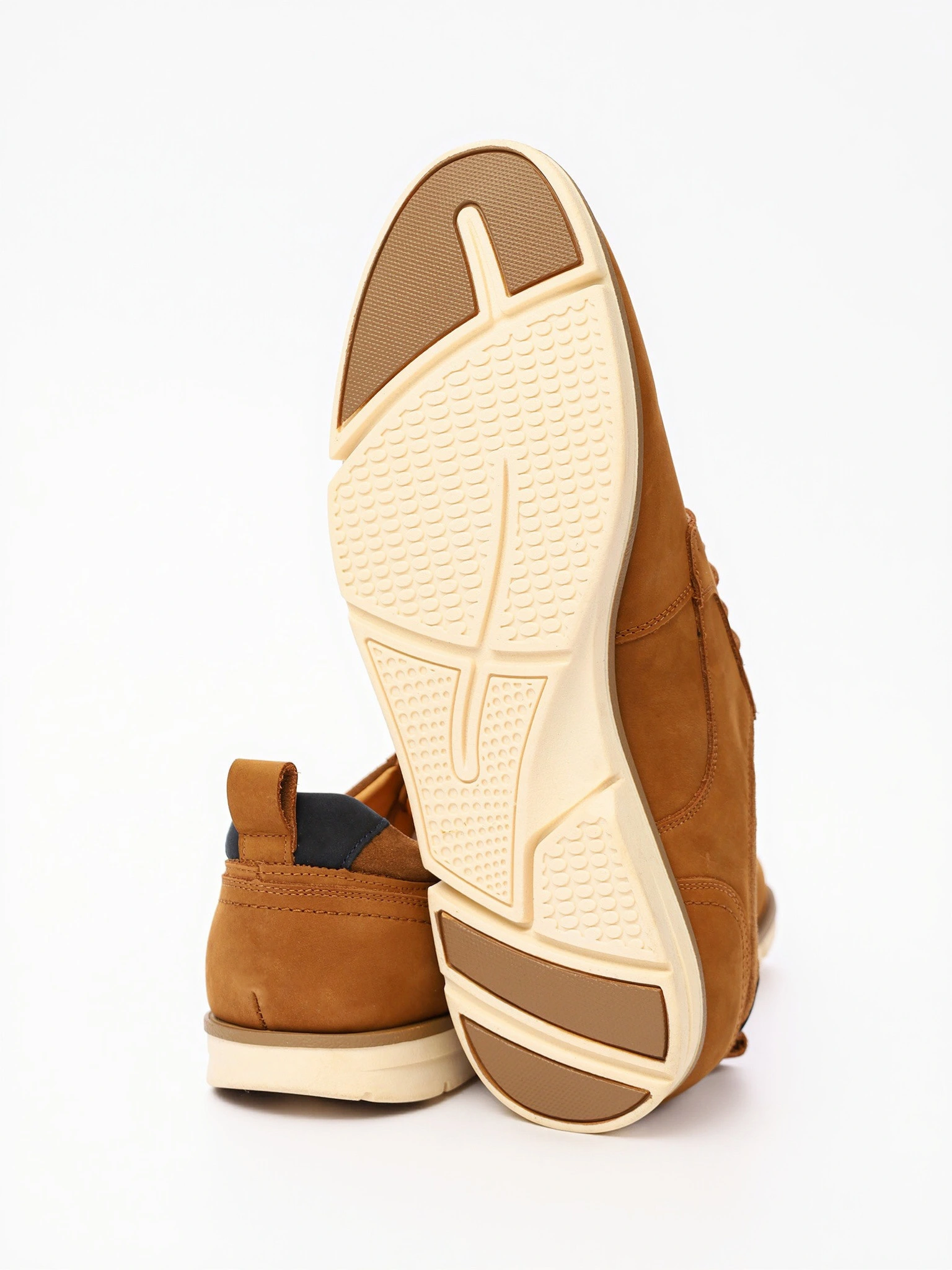 Туфли-дерби коричневого цвета со шнуровкой